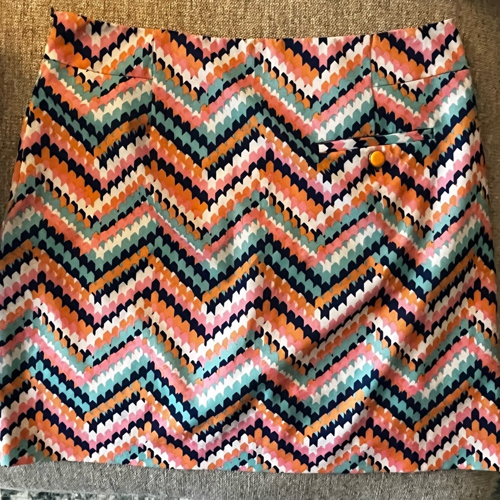 Beautiful Chevron Pattern Golf Skort - image 5